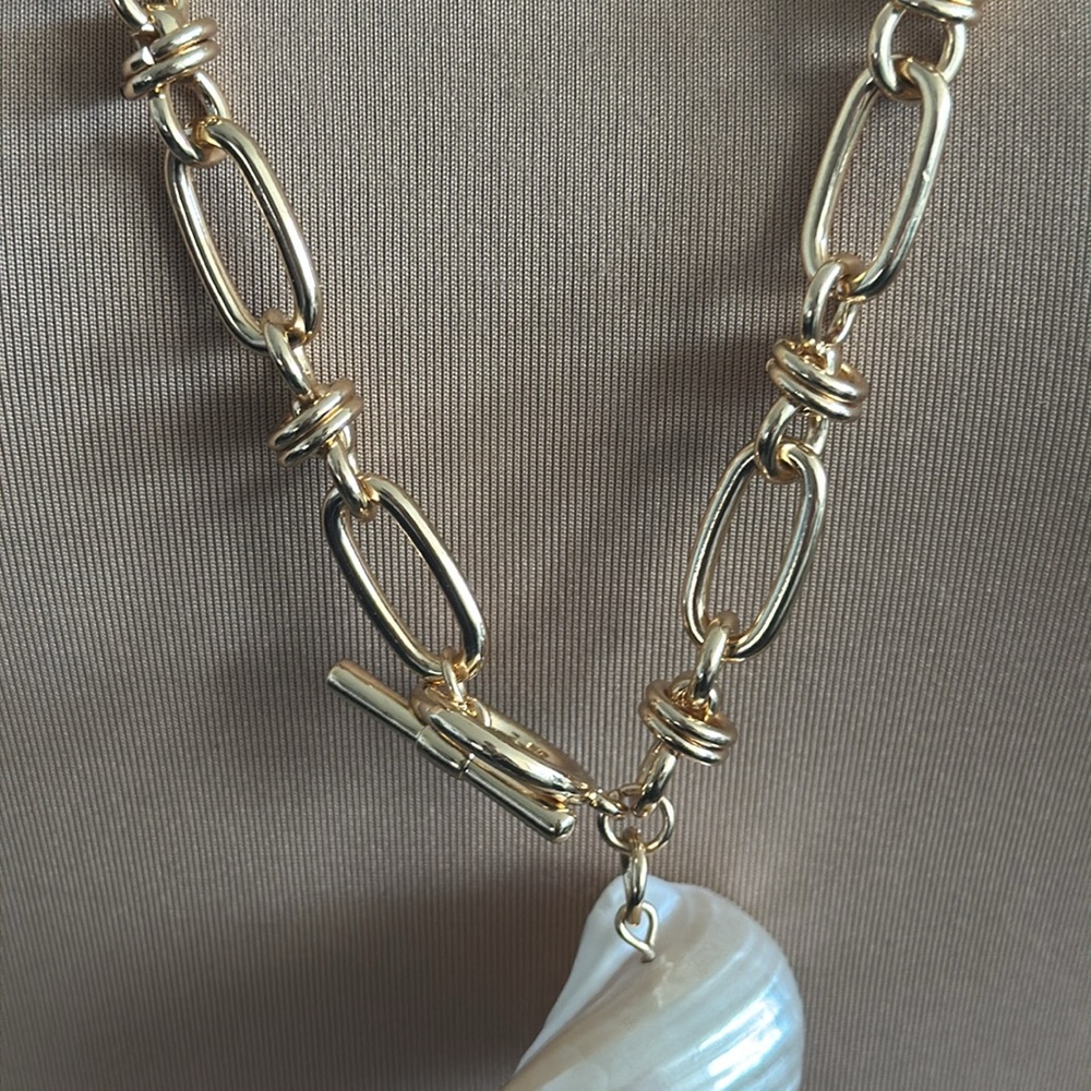 Camila Coelho Gold Color Necklace Chain & Knot w Natural Conch Shell Pendant - Picture 8 of 14